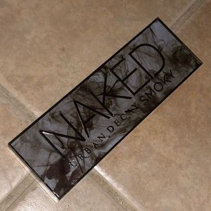 Urban Decay Naked Smoky Palette